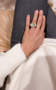 Bague tank or rose et platine en diamant et péridot