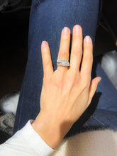 Charger l&#39;image dans la galerie, Bague en or gris design en diamant taille princesse
