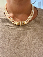 Charger l'image dans la galerie, Double collier en perles de culture Akoya orné d'un fermoir or et diamant
