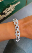 Charger l&#39;image dans la galerie, Bracelet Art Déco en platine et diamants à motifs géométriques
