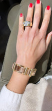 Charger l&#39;image dans la galerie, Bracelet Tank en or rose et jaune des années 1945-1955
