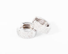 Charger l&#39;image dans la galerie, Boucles d&#39;oreilles en demi créole en or gris et diamant
