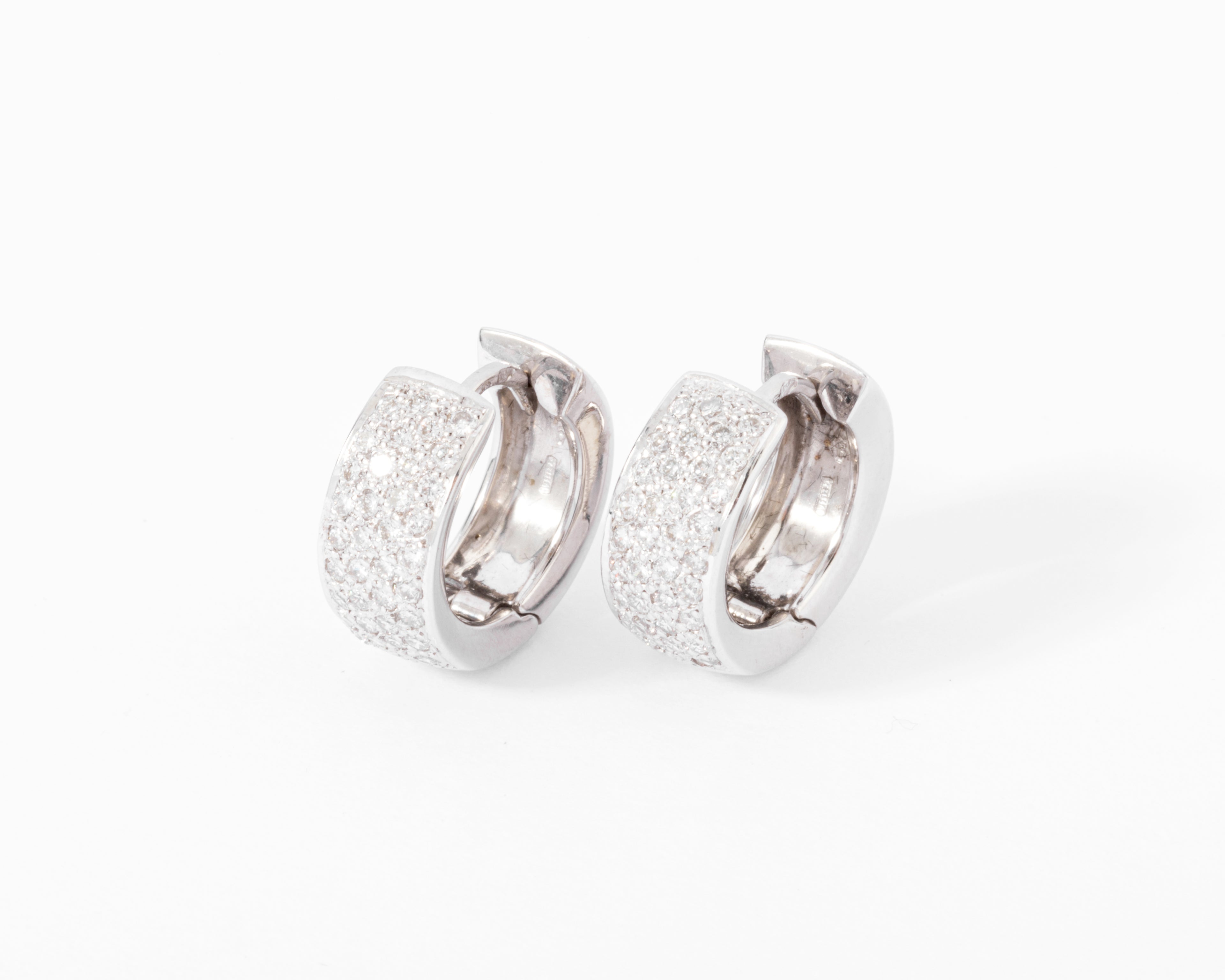 Boucles d'oreilles en demi créole en or gris et diamant