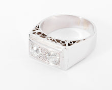 Charger l&#39;image dans la galerie, Bague chevaliere en platine ornée de 2 diamants
