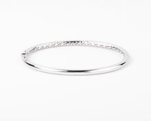 Charger l&#39;image dans la galerie, Bracelet jonc en or gris serti de 3 lignes de diamant
