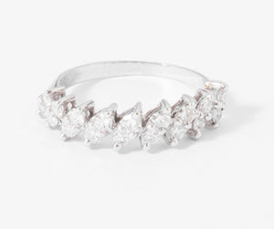 Demie alliance en or gris et diamant