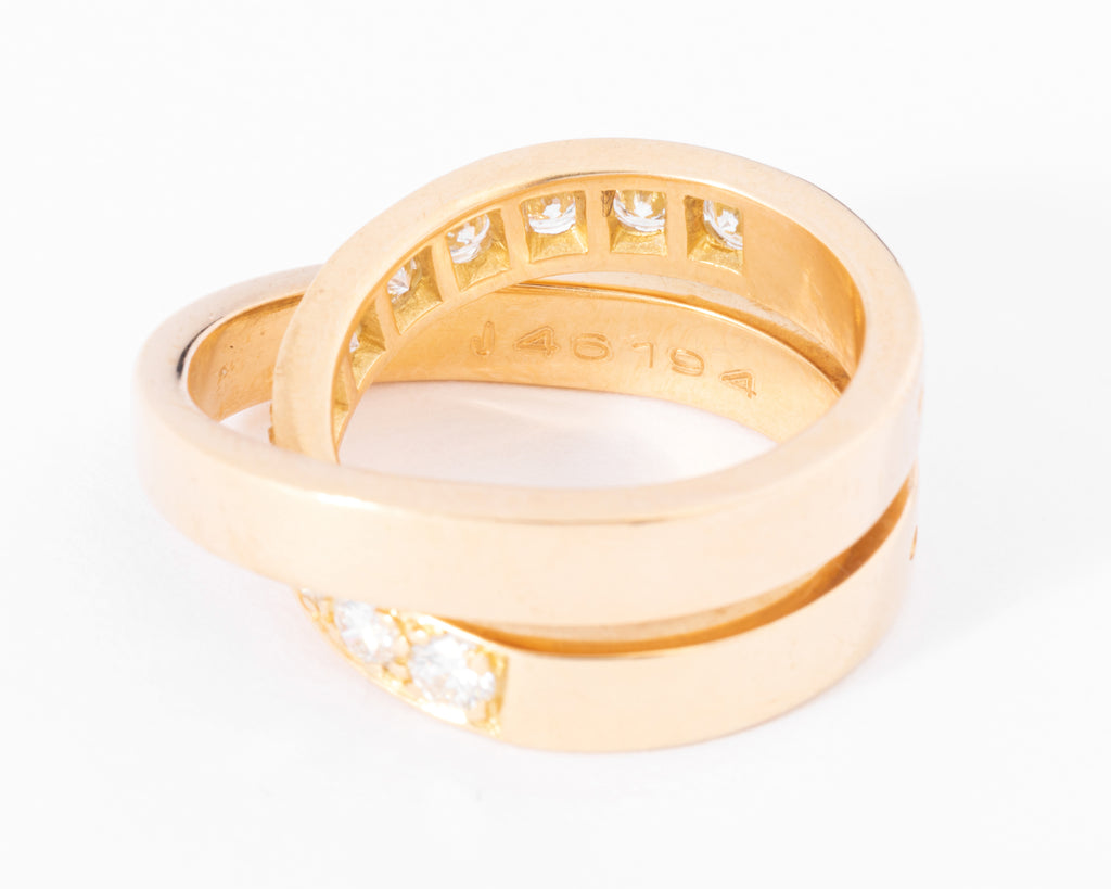 Bague Cartier modèle Nouvelle Vague or jaune et diamants