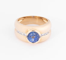 Charger l&#39;image dans la galerie, Bague jonc or jaune ornée d&#39;un saphir taille ronde et diamant
