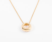 Charger l&#39;image dans la galerie, Collier signé de la maison Chaumet modèle anneau
