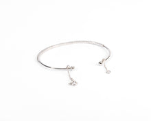 Charger l&#39;image dans la galerie, Bracelet demi jonc or gris et diamant sur le dessus
