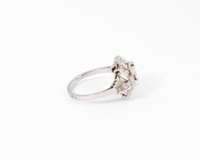 Charger l&#39;image dans la galerie, Bague des années 1930 en diamant
