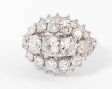 Charger l&#39;image dans la galerie, Bague or gris et diamants des années 1960
