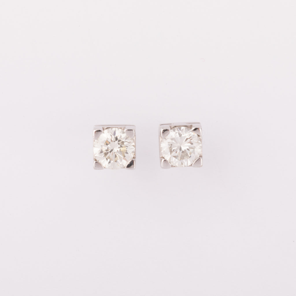 Paire de puce d'oreilles en diamant de taille moderne