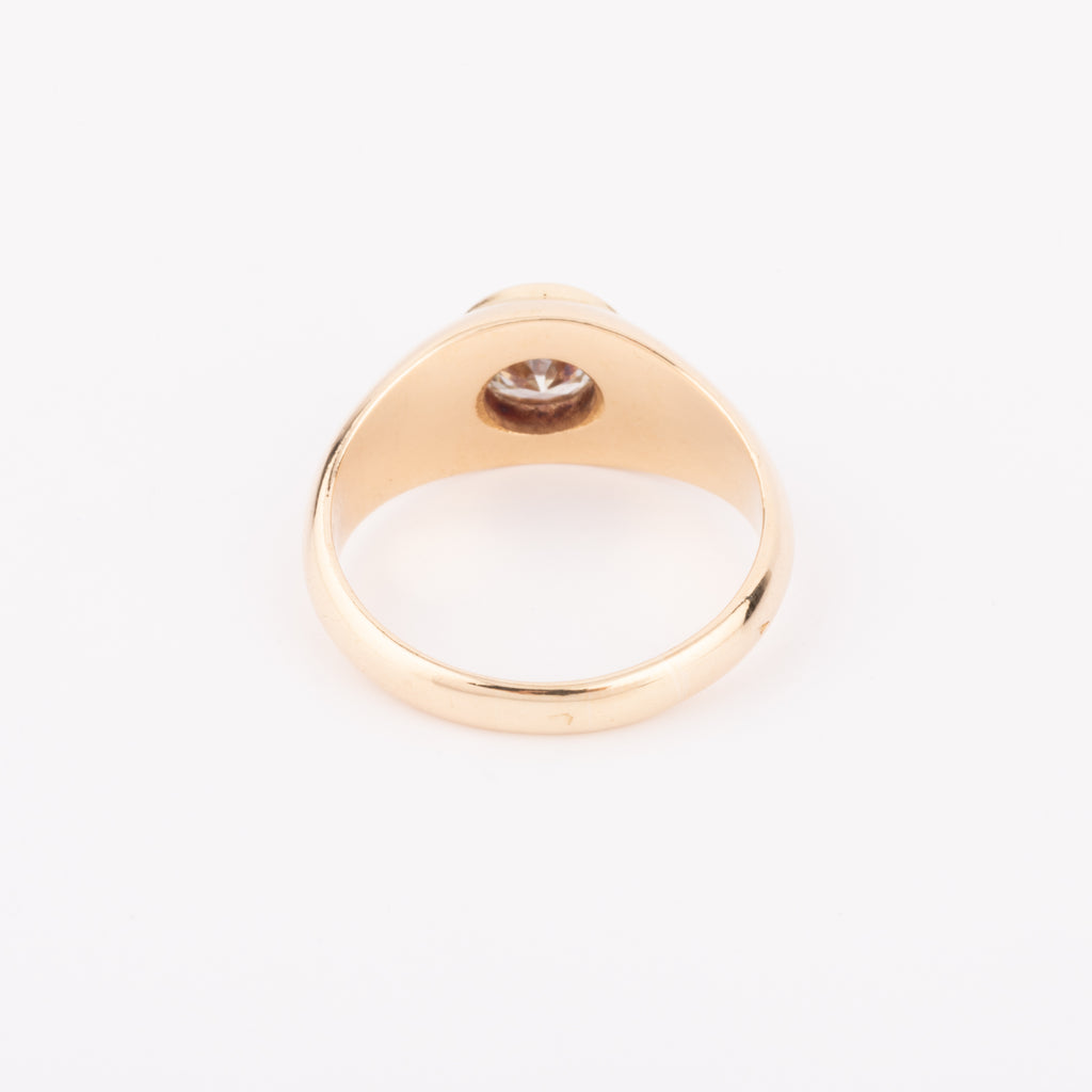 Bague solitaire sur or jaune diamant demi taille