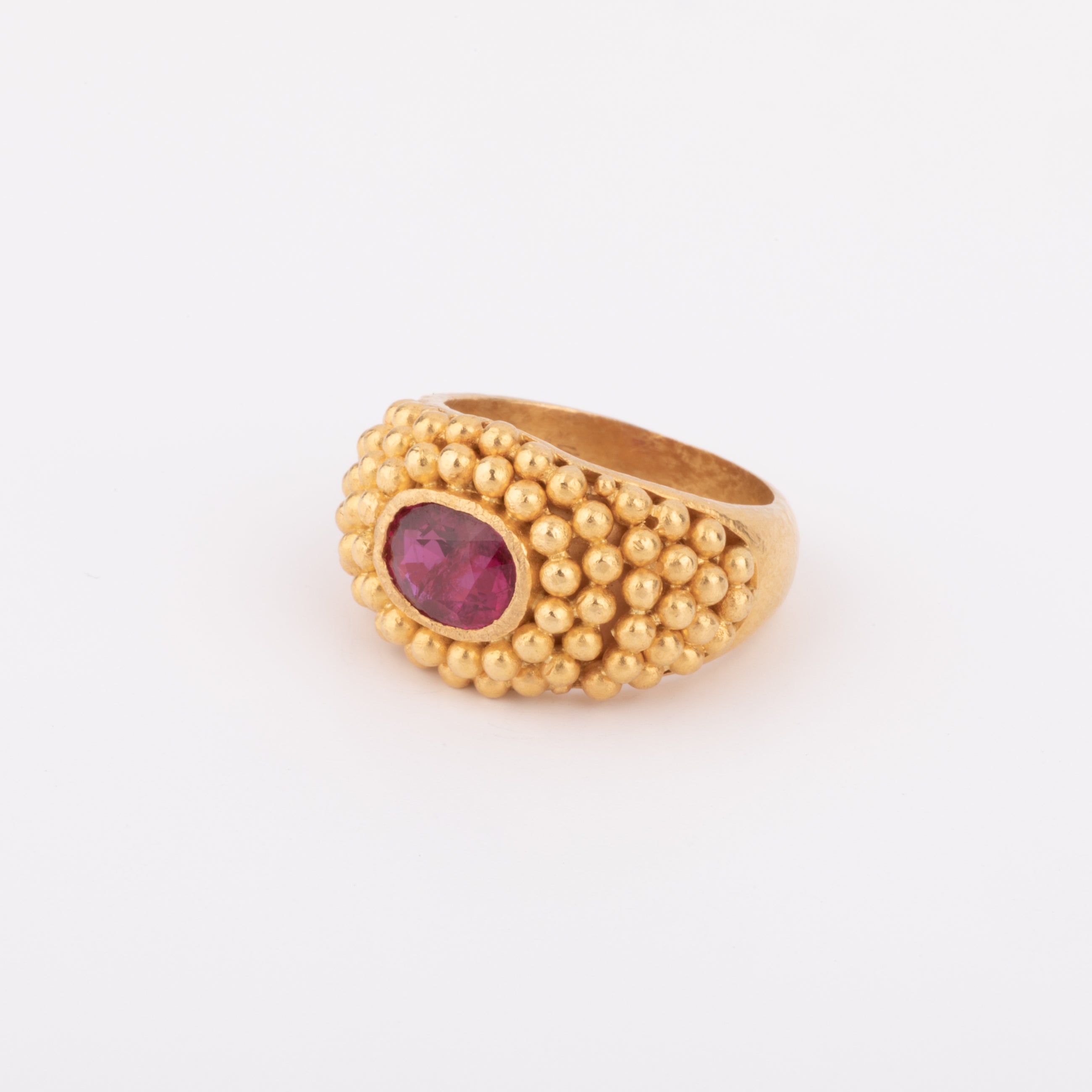 Bague étrusque or jaune Rubis