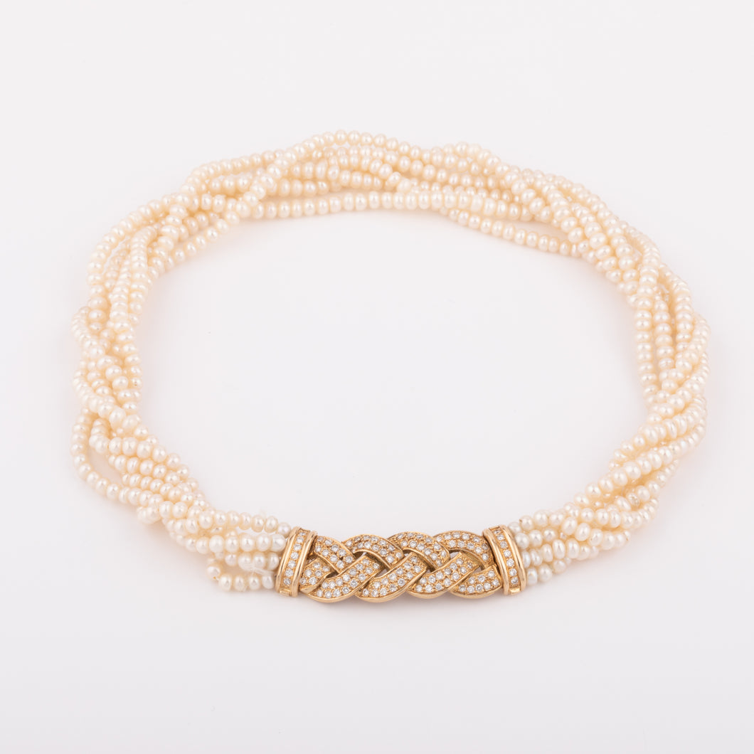 Collier en perles multirangs et fermoir en diamants