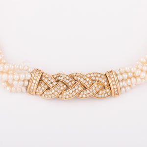 Collier en perles multirangs et fermoir en diamants