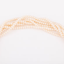 Charger l&#39;image dans la galerie, Collier en perles multirangs et fermoir en diamants
