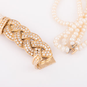 Collier en perles multirangs et fermoir en diamants