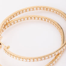 Charger l&#39;image dans la galerie, Créoles en or jaune  pavées de diamants
