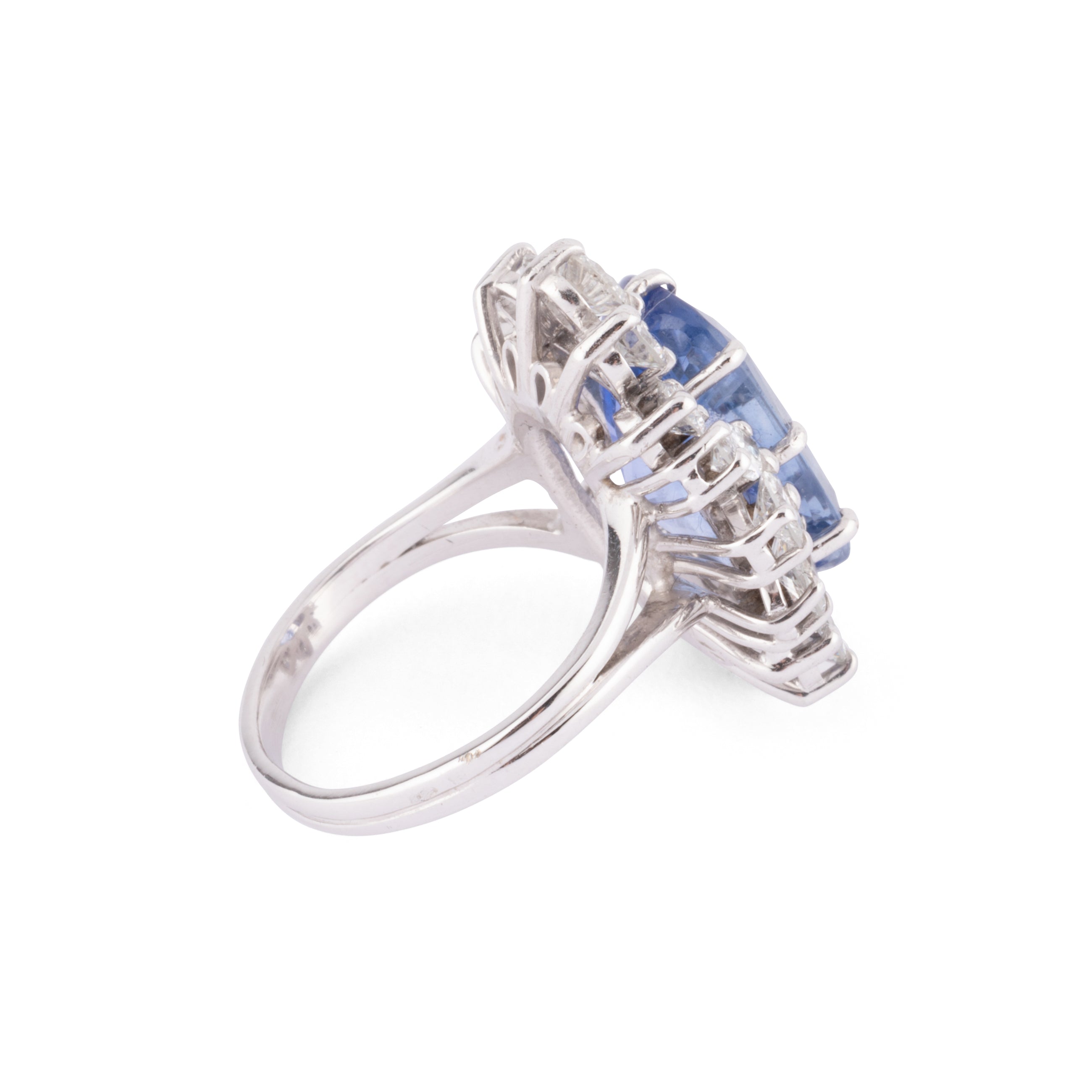 Bague entourage saphir naturel et diamant