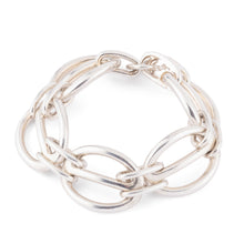 Charger l&#39;image dans la galerie, Bracelet en argent de la maison Hermès
