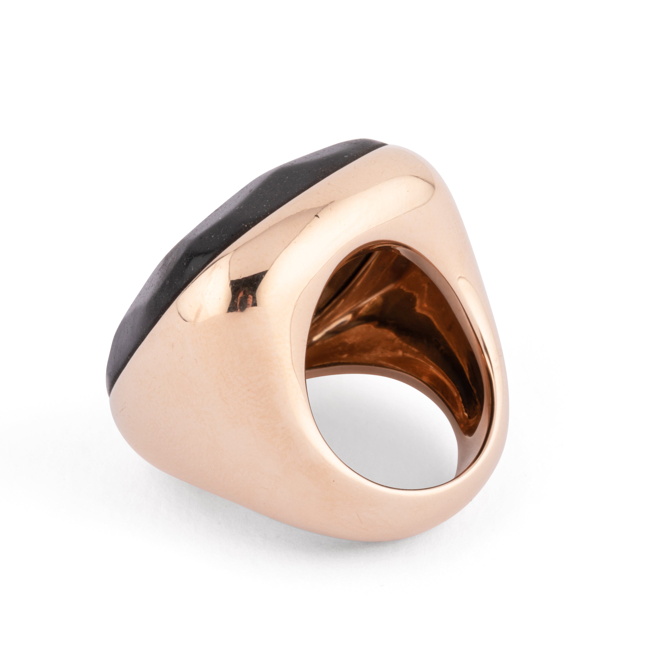 Bague de la maison italienne Pomellato,modèle Victoria
