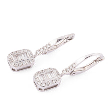 Charger l&#39;image dans la galerie, Boucles d&#39;oreilles en or gris et diamant
