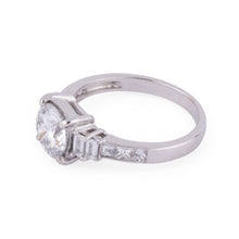 Charger l&#39;image dans la galerie, Bague or gris ornée d&#39;un diamant taille brillant
