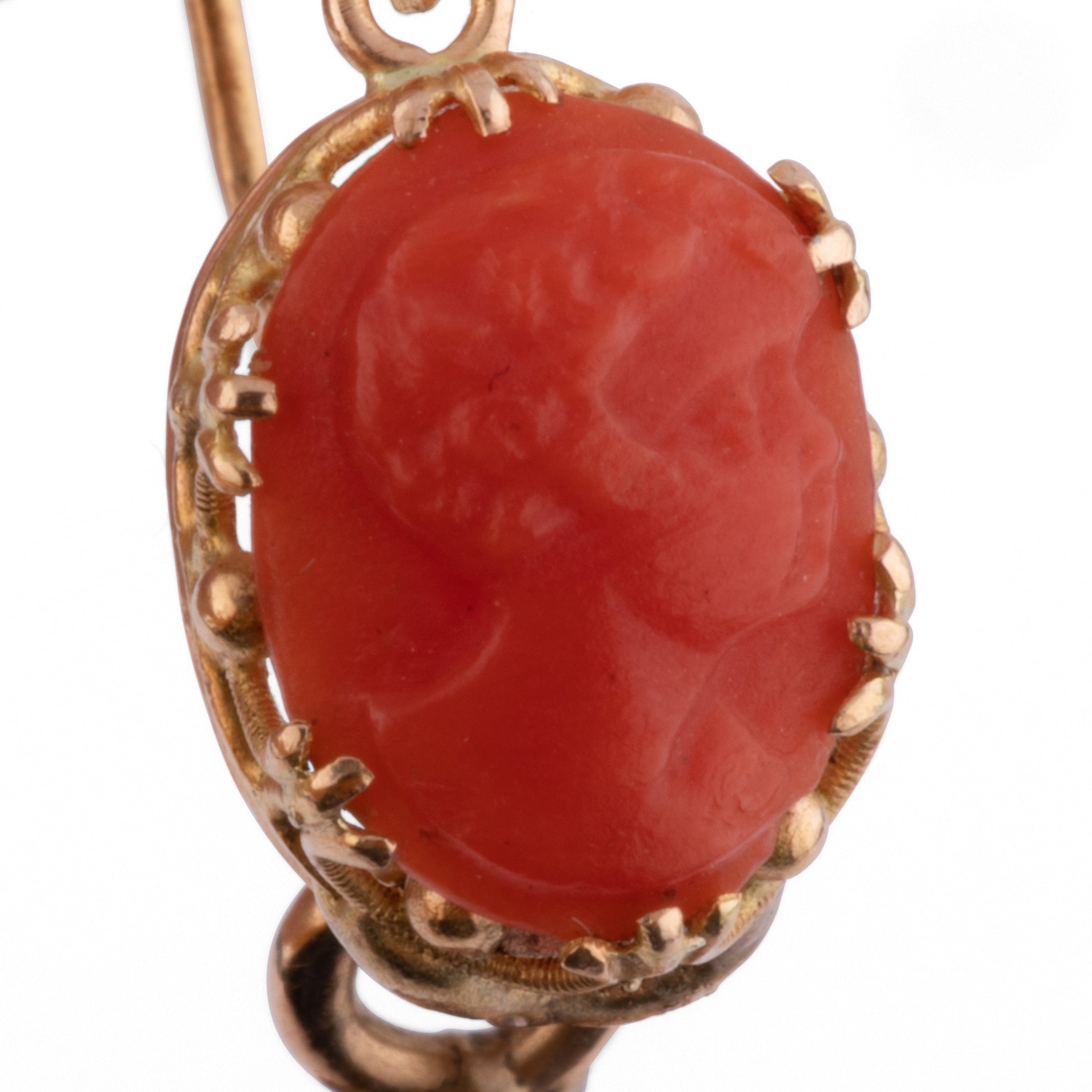 Boucles d'oreilles en corail sur or jaune Nap III