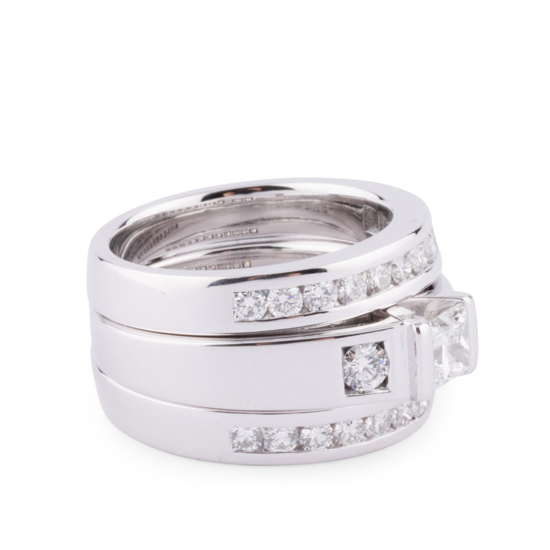 Bague or gris et diamant princesse