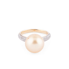 Charger l&#39;image dans la galerie, Bague en or jaune, ornée d&#39;une perle de culture Gold des mers du sud
