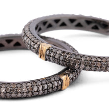 Charger l&#39;image dans la galerie, Boucles d&#39;oreilles forme créole sur or 14 k et argent noirci pavées diamants cognacs
