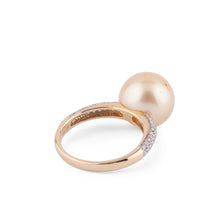 Charger l&#39;image dans la galerie, Bague en or jaune, ornée d&#39;une perle de culture Gold des mers du sud
