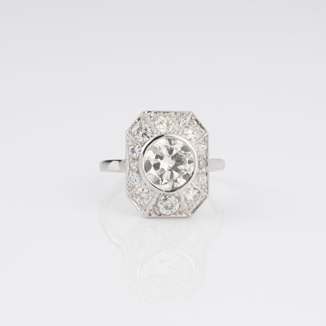Bague platine ornée dans son centre d'un diamant taille ancienne