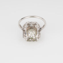 Charger l&#39;image dans la galerie, Bague platine ornée dans son centre d&#39;un diamant taille ancienne
