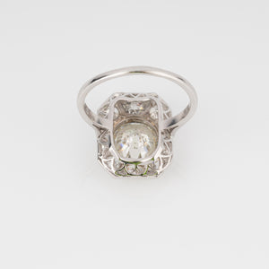 Bague platine ornée dans son centre d'un diamant taille ancienne