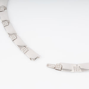 Collier or gris et diamants de la Maison Chaumet