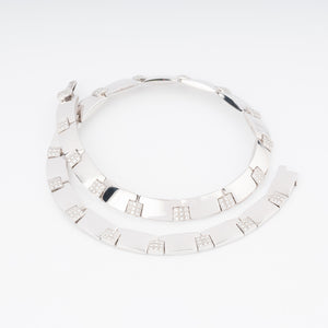 Collier or gris et diamants de la Maison Chaumet