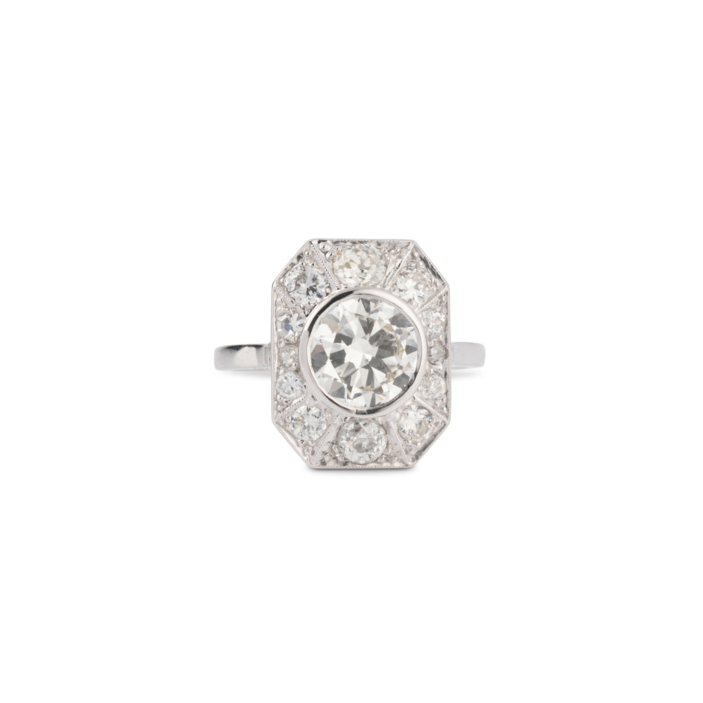 Bague platine ornée dans son centre d'un diamant taille ancienne