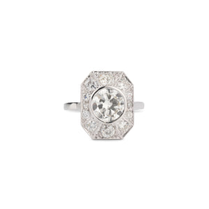 Bague platine ornée dans son centre d'un diamant taille ancienne