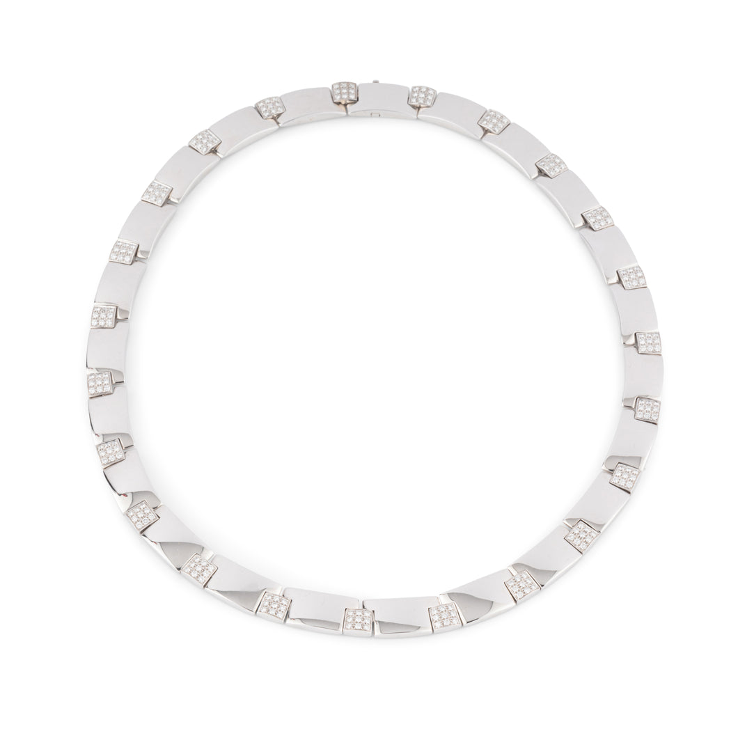 Collier or gris et diamants de la Maison Chaumet