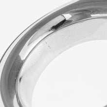 Charger l&#39;image dans la galerie, Une bague jonc or gris signée de la Maison Chaumet modèle Anneau
