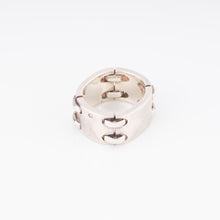 Charger l&#39;image dans la galerie, Bague en argent signée de la maison Hermès Vintage
