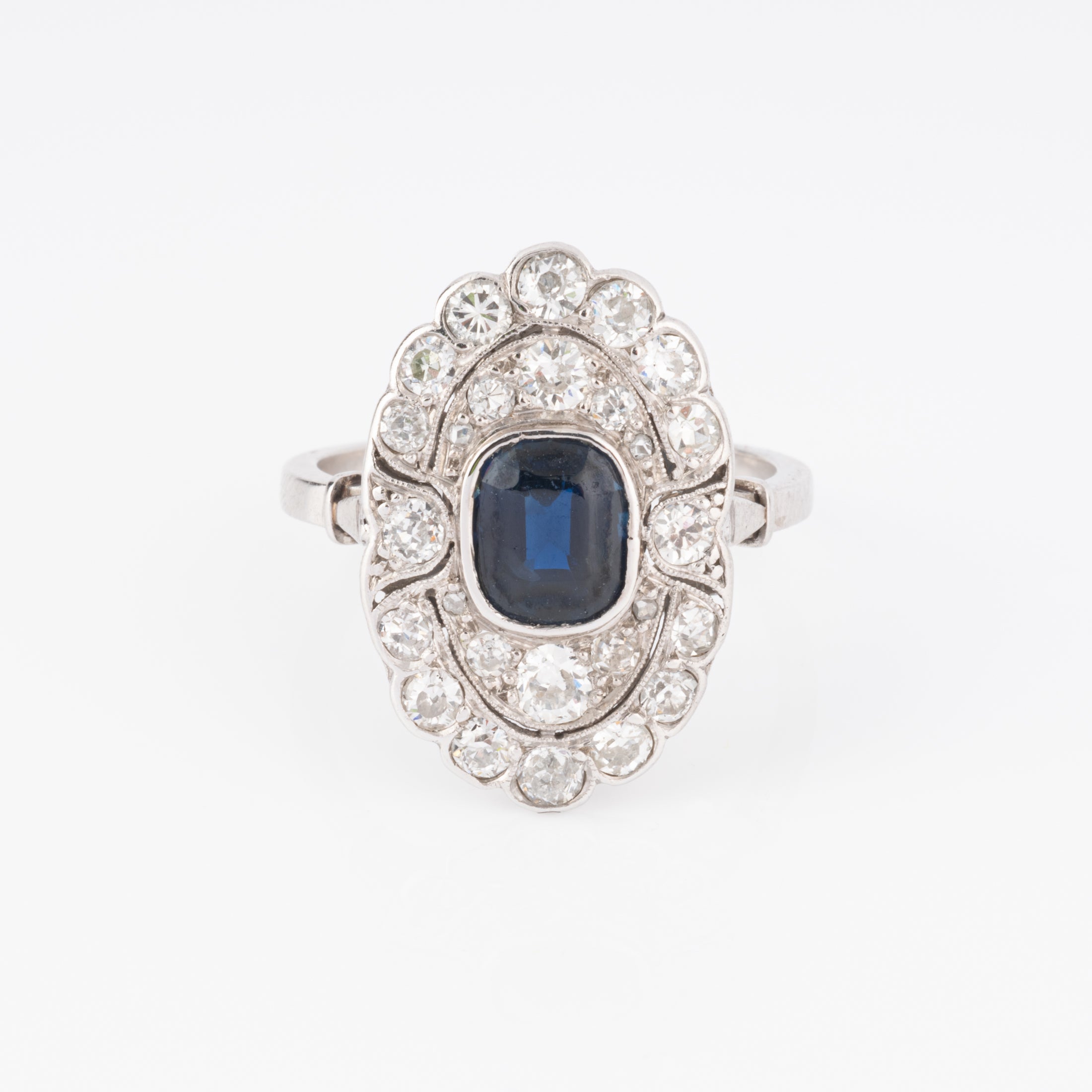 Bague marquise en platine