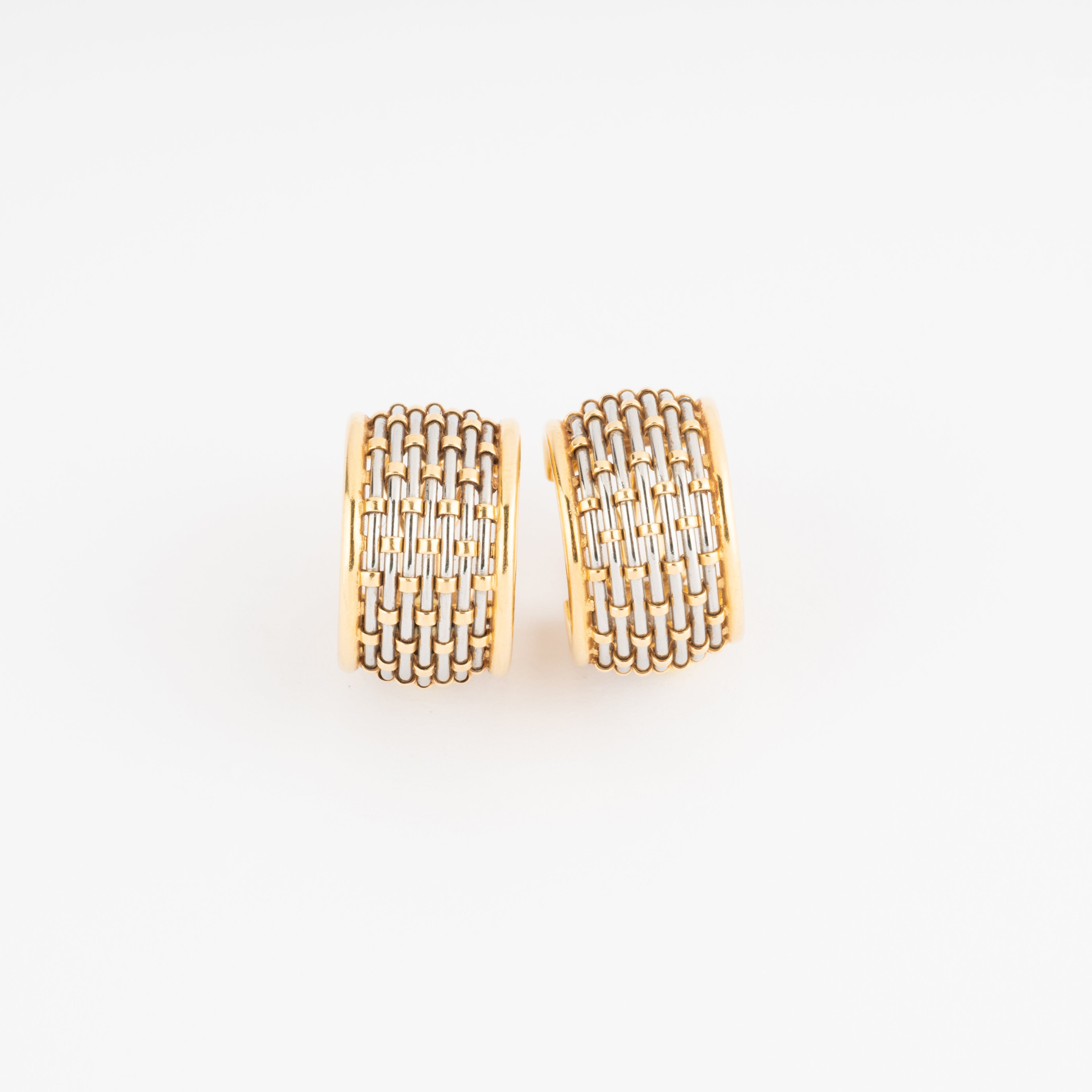 Paire de créoles signée de la maison Cartier