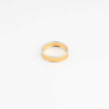 Charger l&#39;image dans la galerie, Bague en or ciselé de la Maison Buccellati
