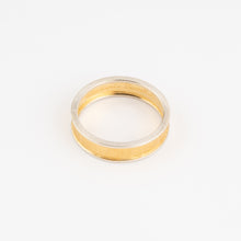 Charger l&#39;image dans la galerie, Bague en or ciselé de la Maison Buccellati
