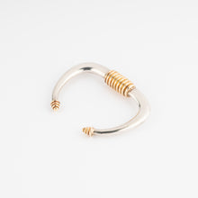 Charger l&#39;image dans la galerie, Bracelet rigide argent et or de la maison Zolotas
