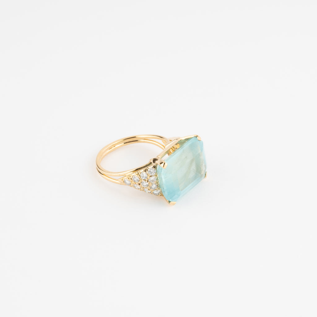 Bague aigue marine lactée et diamant sur or jaune
